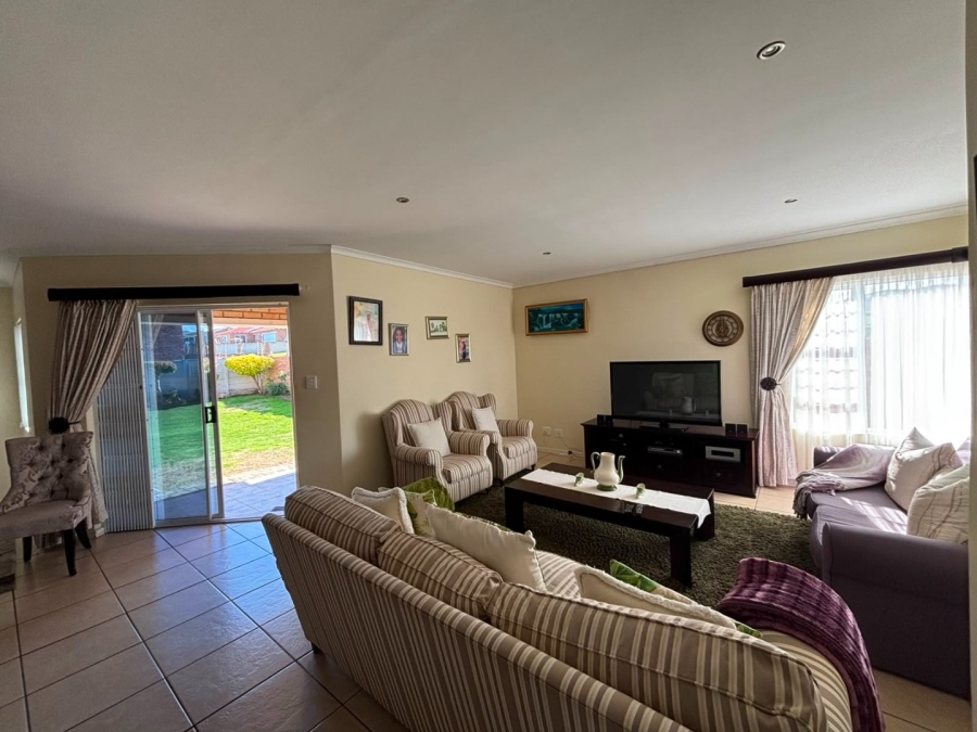 4 Bedroom Property for Sale in Bluewater Bay Eastern Cape